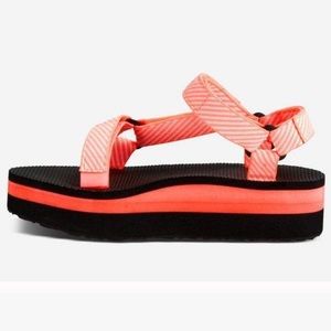 Teva Flatform Sandal